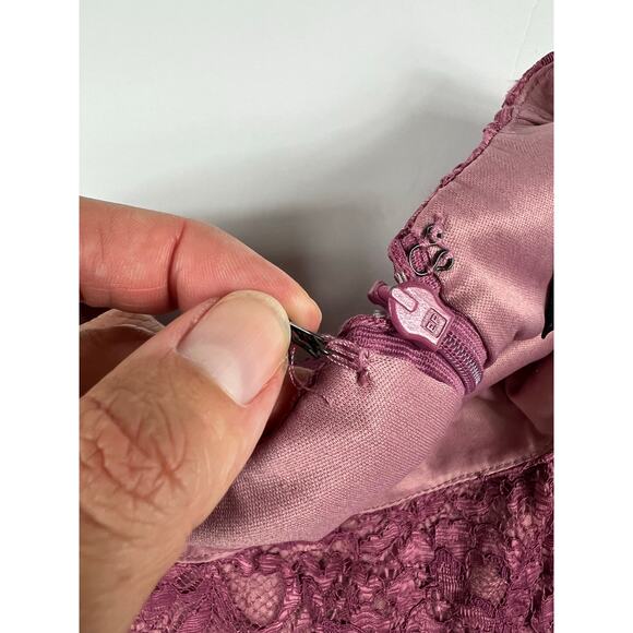 ASOS Lace Crochet Pencil Skirt Pink Purple size 8 - Picture 7 of 11